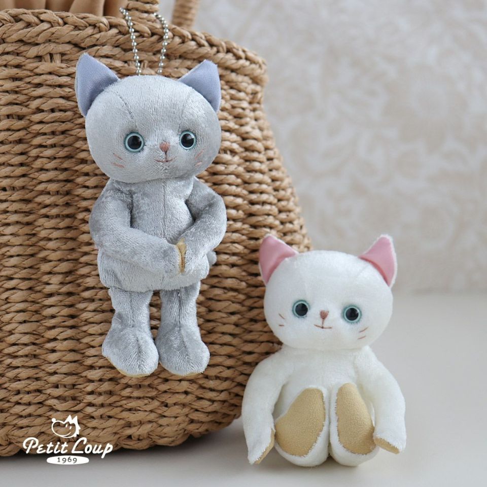 白猫さん ぬいぐるみ ハンドメイド 海外作家様 部屋飾り ねこ